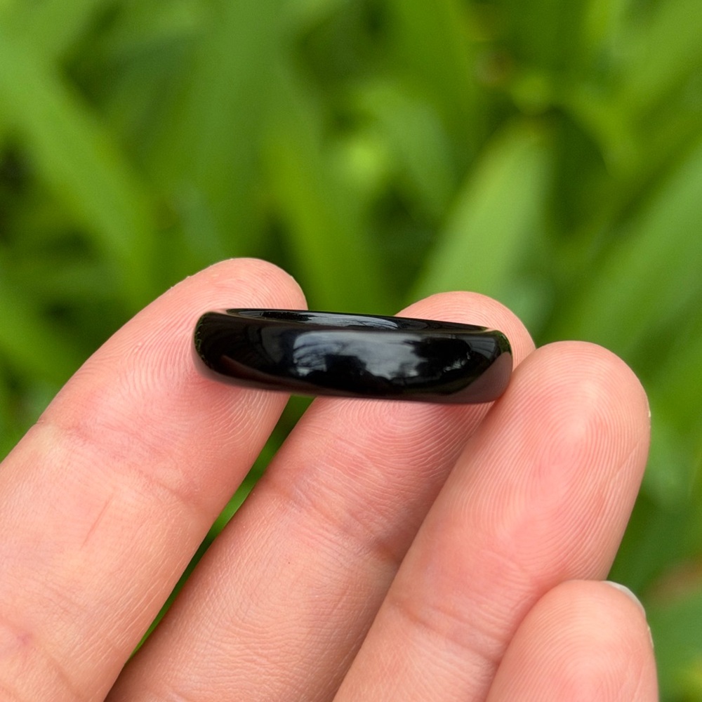 Size 10 black onyx band ring 0899